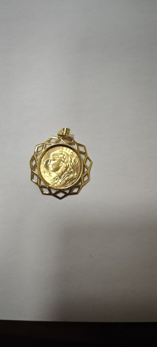 Pandantiv medalion aur 22k in montura de 18k (r)