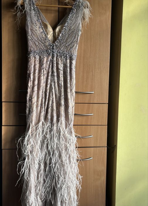 Абитуриентска рокля