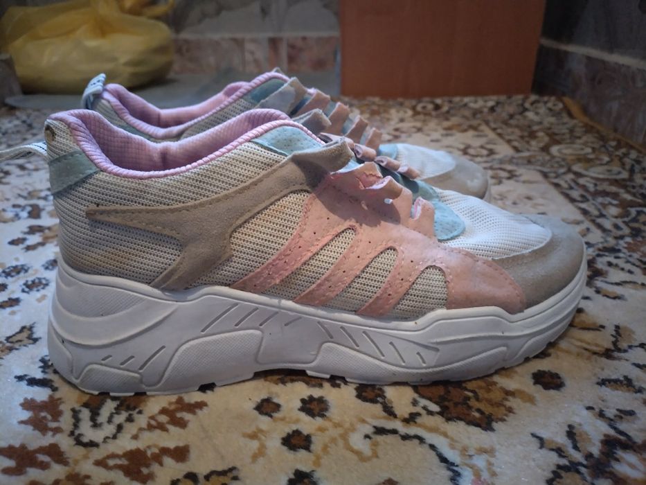 Спортни дамски маратонки  от Холандия