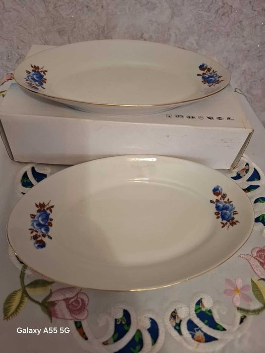 Комплект старинен  порцеланови чинии