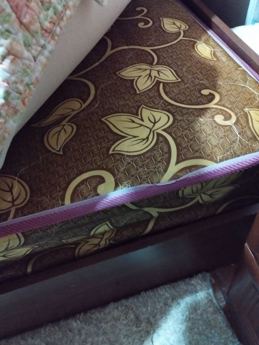 Продам 2-х спальный кровать с матрасом