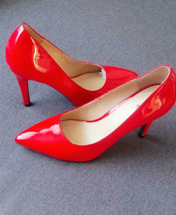 Pantofi stiletto ROȘU piele ecologică lăcuită, mărimea 37, PRODUS NOU