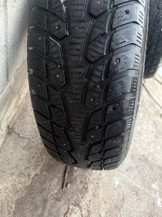 Продам резину 215/60 R17 зимние