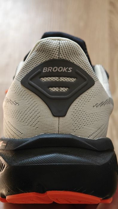 Кроссовки Brooks Ghost 17