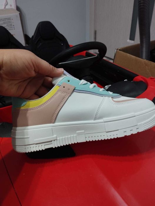 Дамски кожени обувки