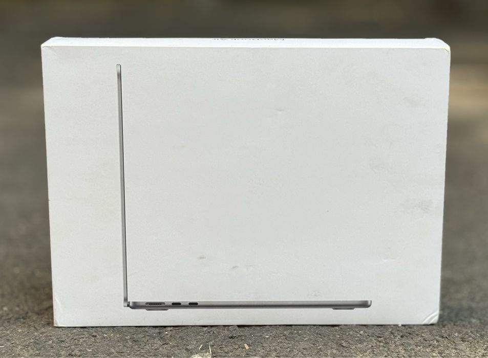 НОВ!!! Лаптоп Apple MacBook Air 13”, 8-ядрен процесор с чип М3,8/256GB