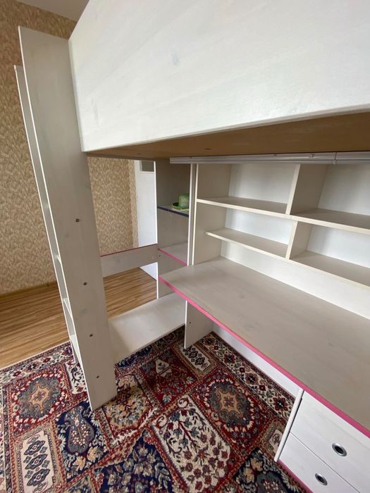 Юношеско легло с бюро, матрак, осветление, допълнителни рафтове, шкаф!