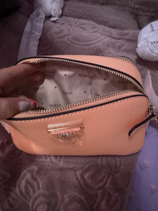 Чанта guess нова с етикети