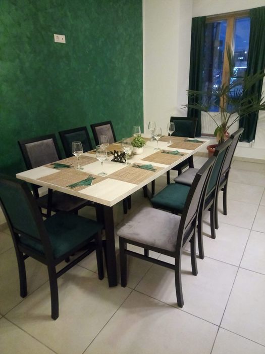 Mese si scaune pentru restaurant