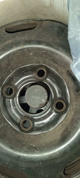 Гуми с джанти и тасове VW lupo polo