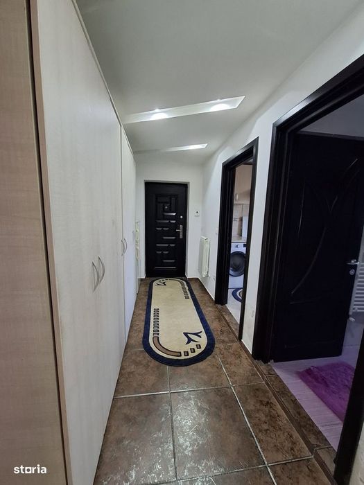 De inchiriat apartament 2 camere, etajul 3, zona semicentrala 1000ron