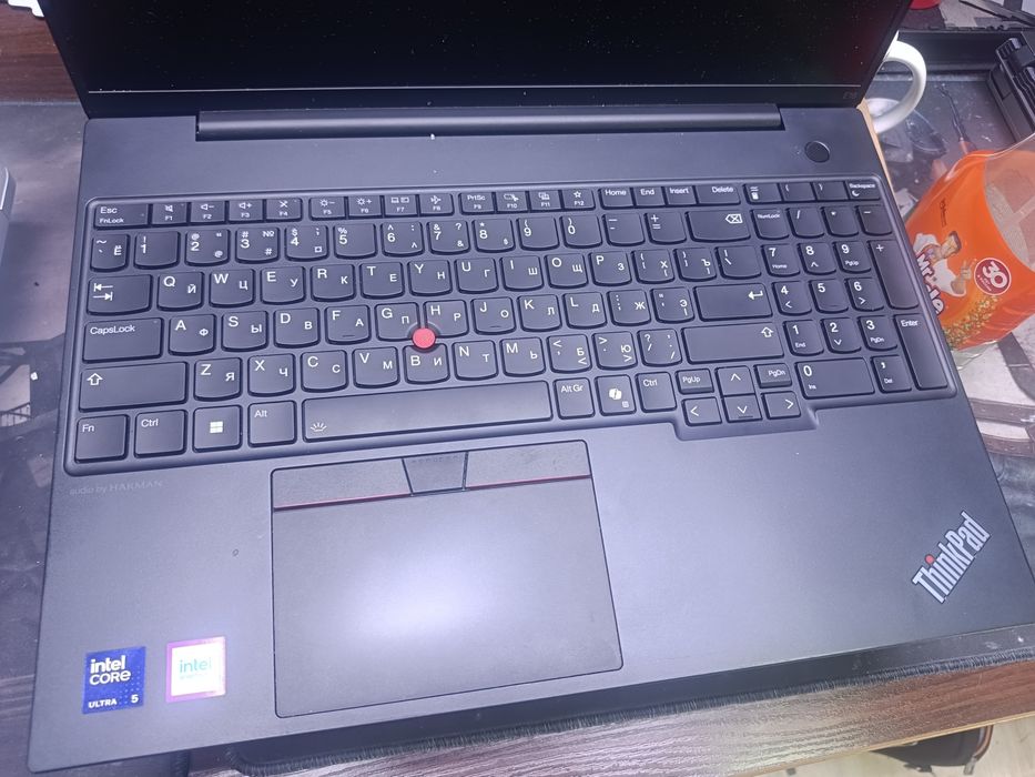 Thinkpad E16 включается выключается