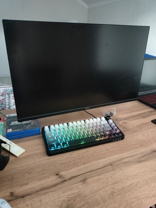 PlayStation 5 Slim , MSI MAG 275UPD E14