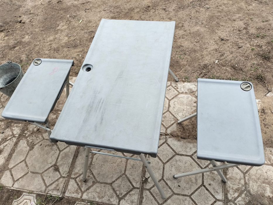 Стол со стульями для пикника