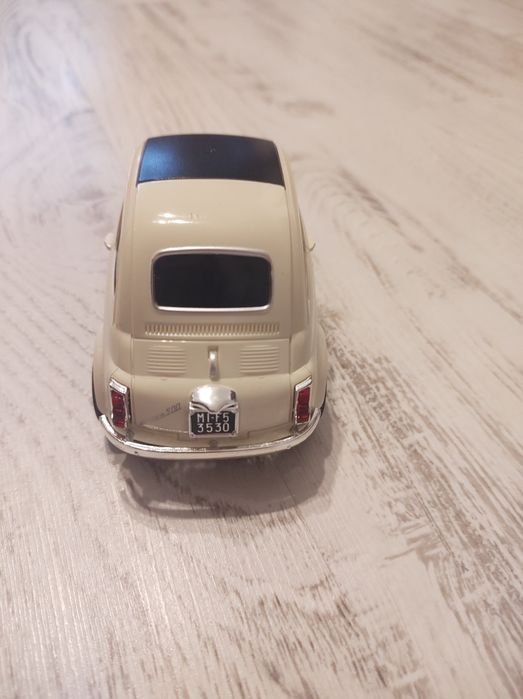 Masina cu telecomanda