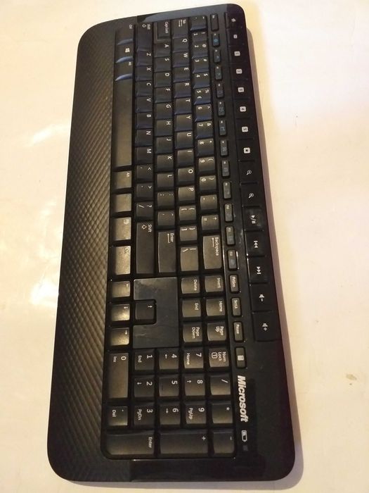 5 tastaturi dif modele, cu lumini: A4 Tech,Logitech/ tastatura