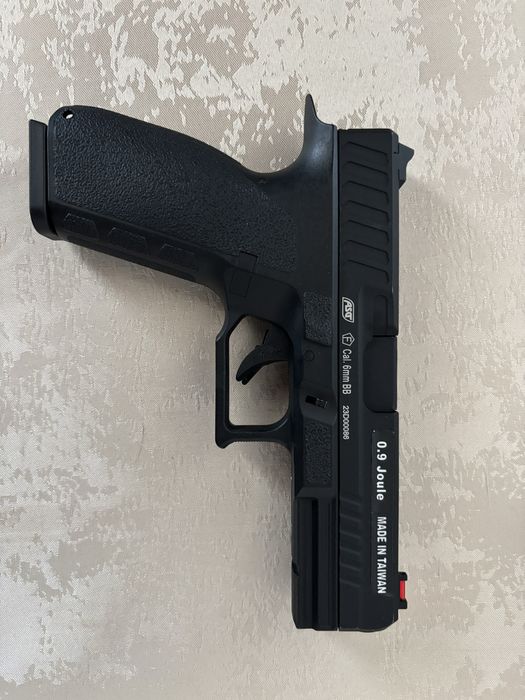 Pistol Airsoft XP 18 Commander