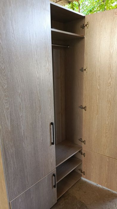 Шкаф сотилади холати янгдек Тоза ишга таййор