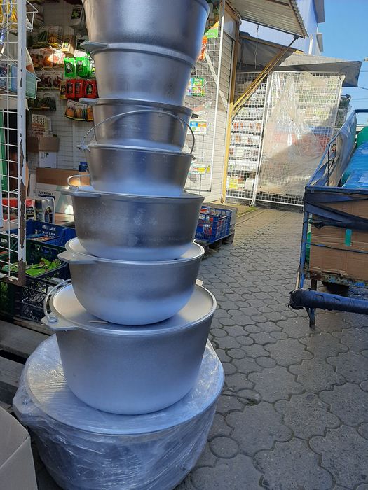 Vând ceaune de aluminiu  de 8l 10l  16l 20l 40l