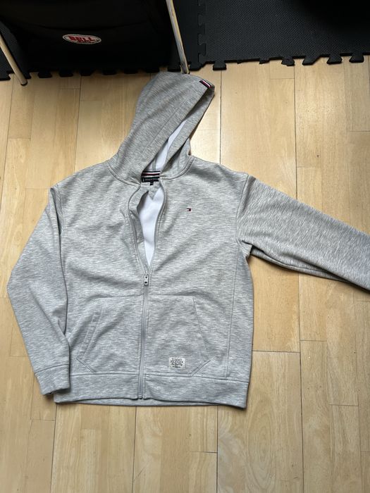 Оригинален zip up на Tommy Hilfiger 164cm