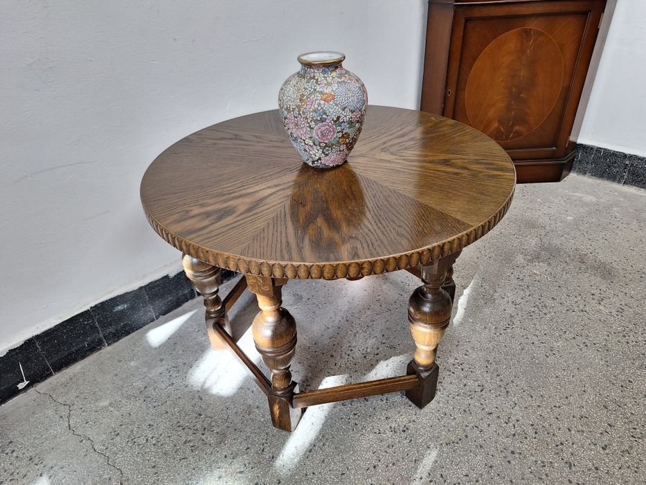 Маса за всекидневна с богата дърворезба