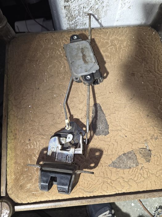 Ключалка за багажник задна врата на SsangYong Kyron 2010г