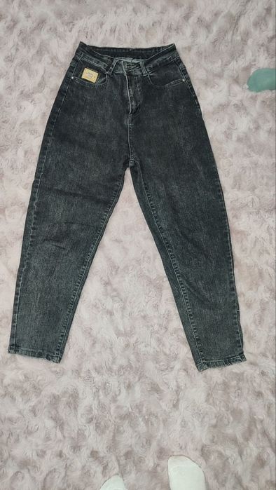 Продаються джинсы