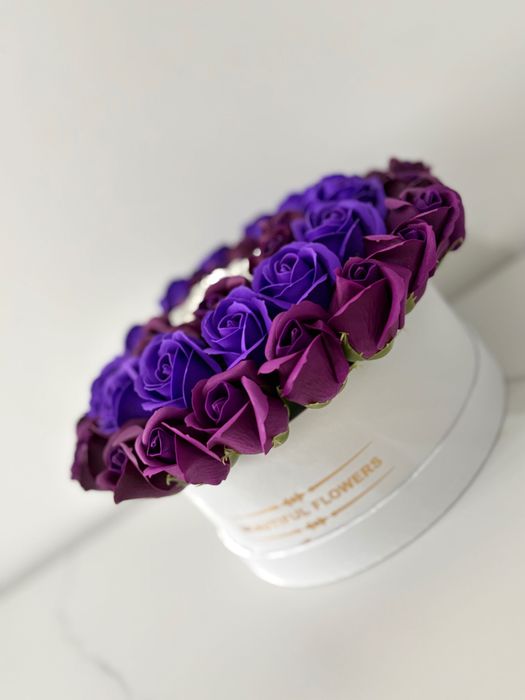 Aranjament premium cu 51 de trandafiri – eleganță care spune tot