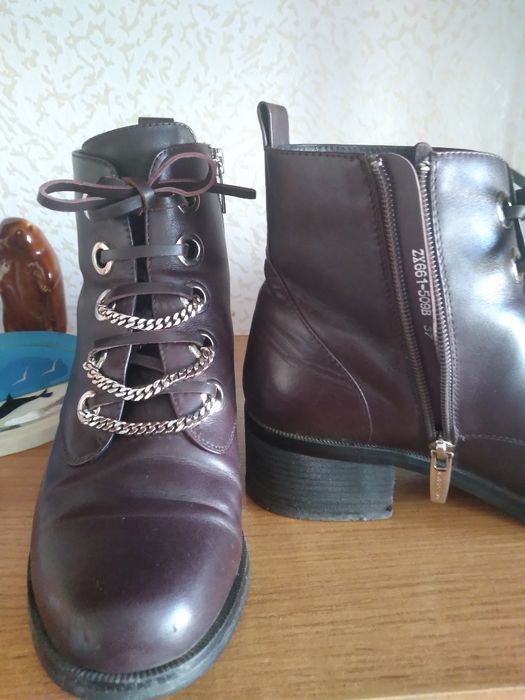 Продам ботинки осень.