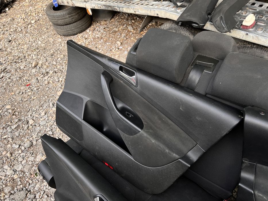 Кори за вратите Passat b6 здрави