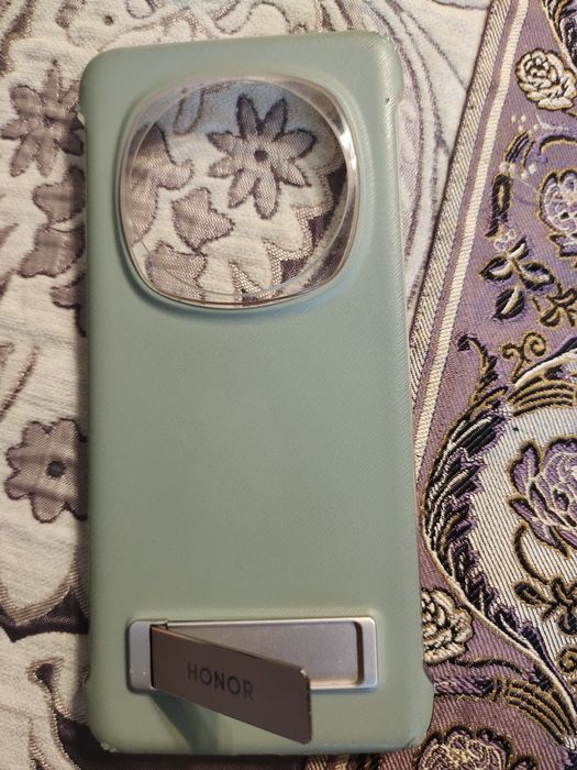 Продается чехол на Honor magic 6 pro