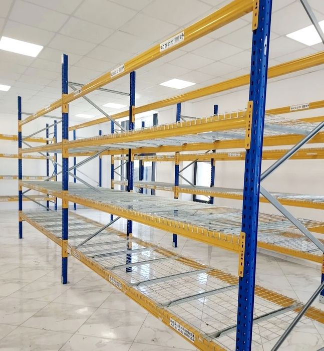 Vindem rafturi industriale