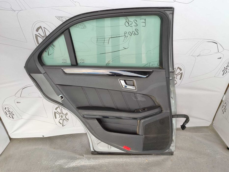 Usa Spate Stanga Mercedes-Benz E-Class (W212) Sedan 2009–2013 / Cod OEM A212 73001 05 (11A)