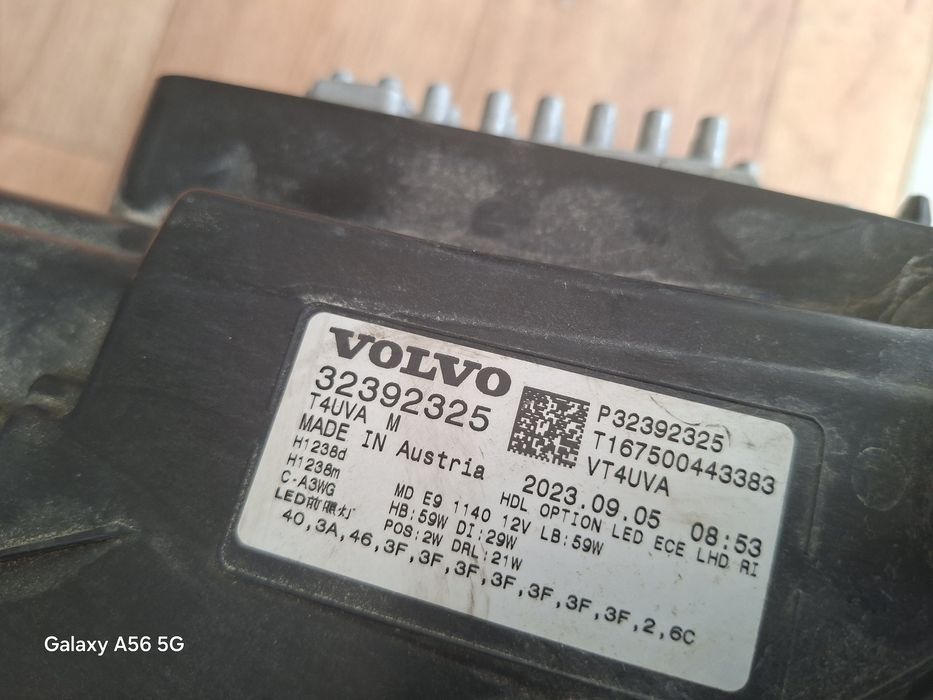 Оригинални фарове VOLVO XC 40 ляв/десен