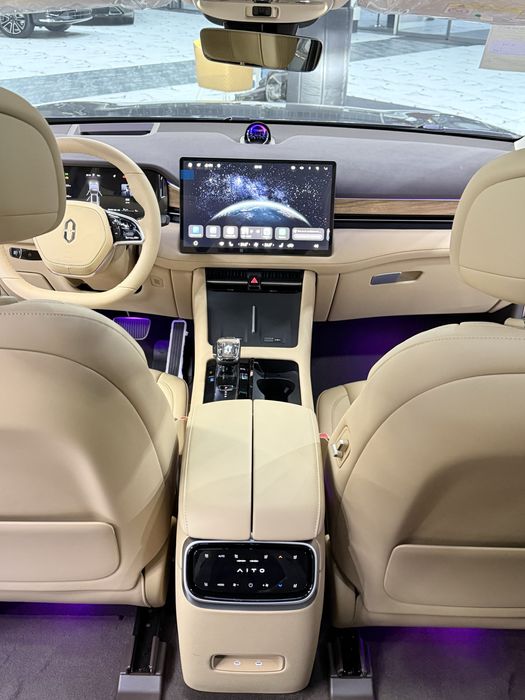 Huawei AITO M7 ultra 2025 restaling