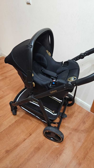 Комбинирана бебешка количка