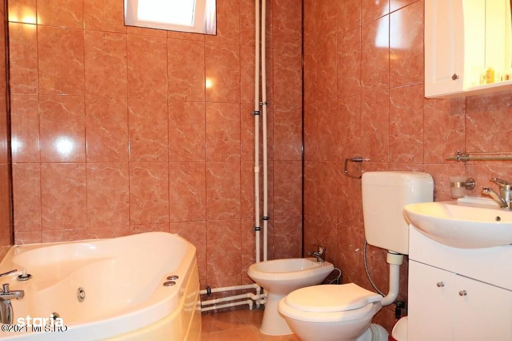 Mamaia Nord - Langa Mare, pensiune la cheie, 11 camere, 9 bai!