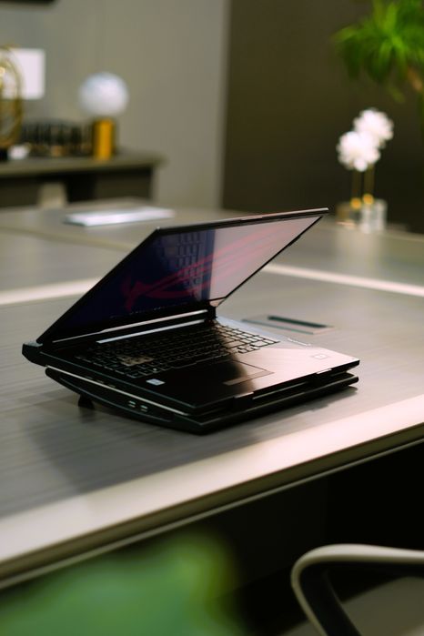 ASUS ROG STRIX G17 / i7 / RTX 2070 SUPER / 32GB / 2TB / 144Hz