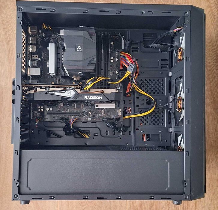 Геймърски Компютър / i3-12100F / RX 6500 XT / 16GB RAM / SSD + HDD Геймърски компютър за игри (Intel i3 12-то пок. & AMD Radeon RX 6500XT)
