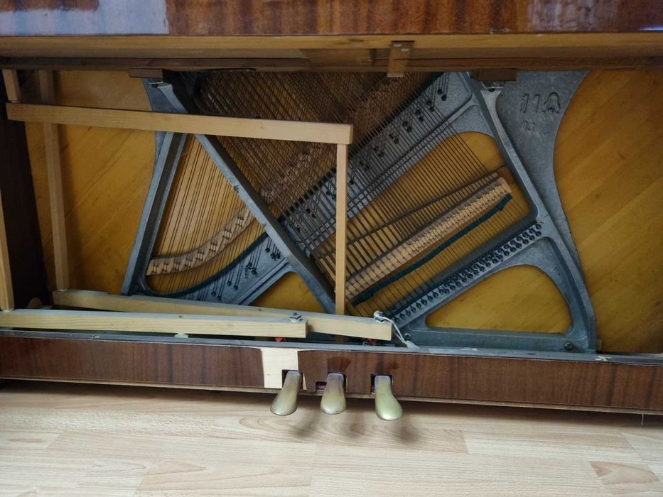 пиано BELARUS класическо, предназначено за експорт