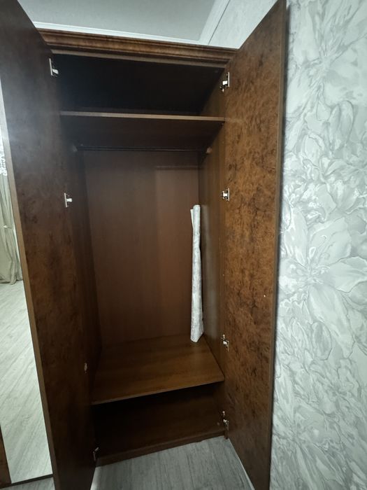 Продам шкаф, комод, тумбочки