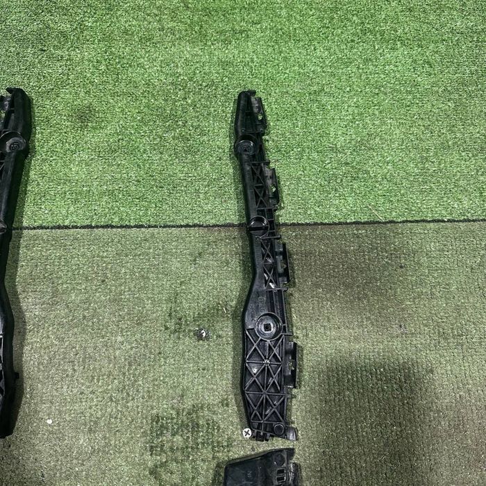 Задний Крепления Бампера Toyota RAV4