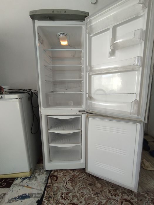 Продам холодильник
