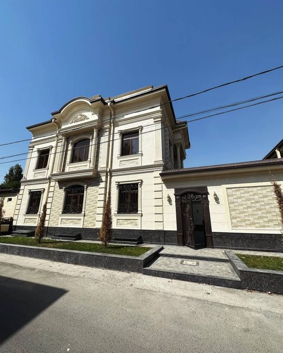 Продаётся. ДОМ Мирзо Улугбекский район. ЦЕНТР ЛУНАЧАРСКОГО.