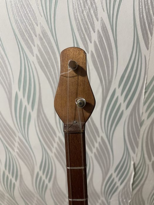 Домбра 47000тг.