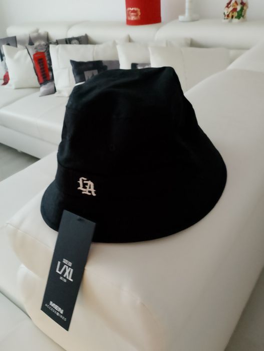 Vând pălărie sport/fashion nou nouța cu eticheta,New Yorker.