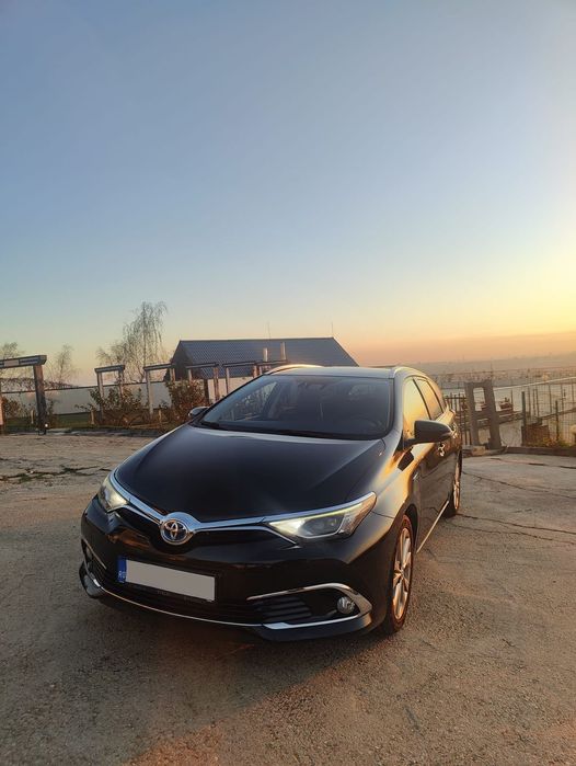 Toyota Auris TOYOTA AURIS– Full Options – Plafon Panoramic – Certificat Toyota 2026