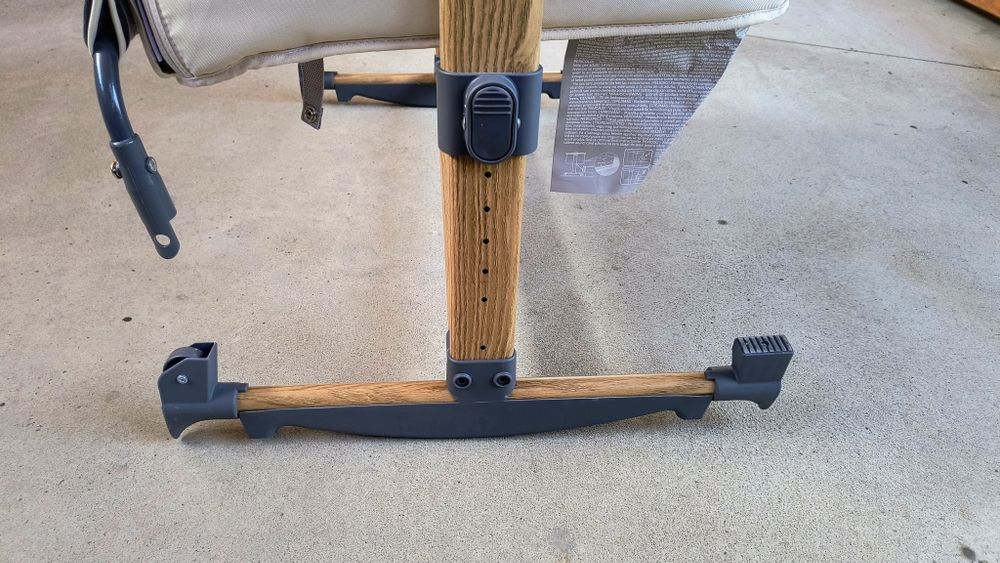 Продавам детско легло Lionello next to me