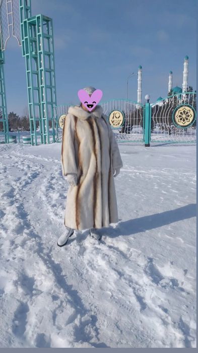 Шуба с капюшоном длинный