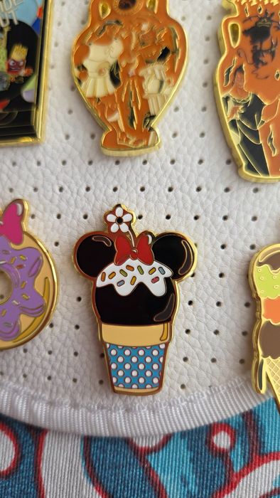 Колекционерска дисни значка (Disney pin)